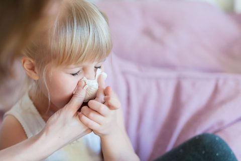 Lèvres gonflées et qui brulent causes et traitement